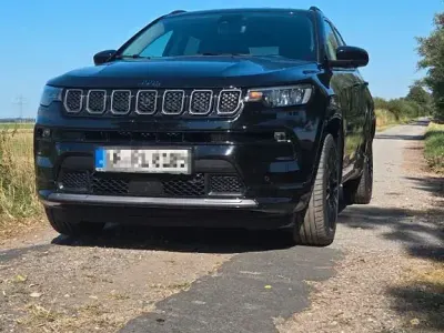 Gebraucht Jeep Compass Altitude 241 PS (177 kW) 2022 Schwarz SUV