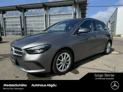 Gebraucht Mercedes B200 Progressive 150 PS (110 kW) 2022 Grau Van / Kleinbus