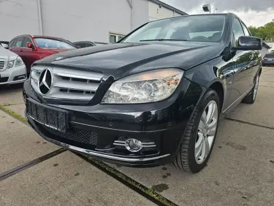 Gebraucht Mercedes C180 Avantgarde 156 PS (114 kW) 2010 Schwarz Limousine