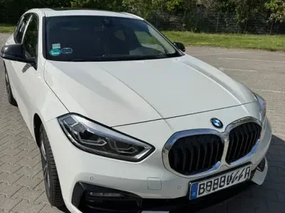 Usata BMW 118 Sport Line 150 CV (110 kW) 2020 Bianco Utilitaria
