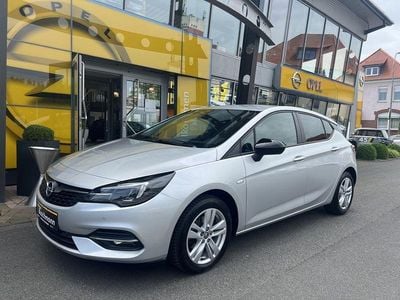 Argonsilber metallic Gebraucht 2021 Opel Astra Edition Limousine | 13.790 € (Teuer)