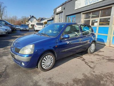 Blau Gebraucht 2002 Renault Clio II Authentique Limousine | 2.300 € (Etwas zu teuer)
