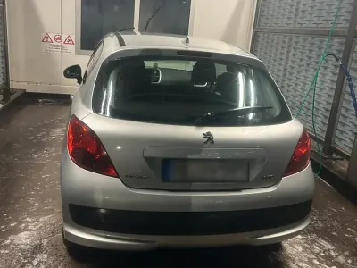 Gebraucht Peugeot 207 109 PS (80 kW) 2006 Silber Coupé