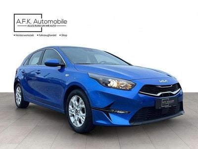 Blau Gebraucht 2022 Kia Ceed Vision Kleinwagen | 15.990 € (Guter Preis)