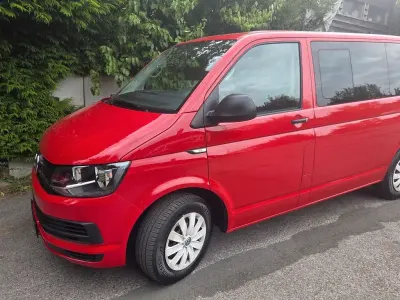 Gebraucht VW Multivan Trendline 110 PS (80 kW) 2019 Rot Van / Kleinbus
