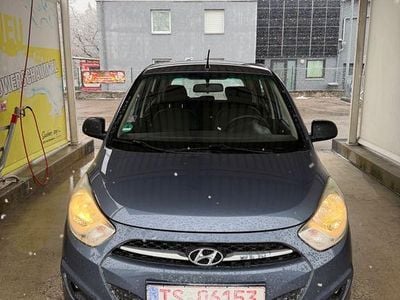 Gebraucht Hyundai i10 Edition 69 PS (50 kW) 2013 Blau Kleinwagen