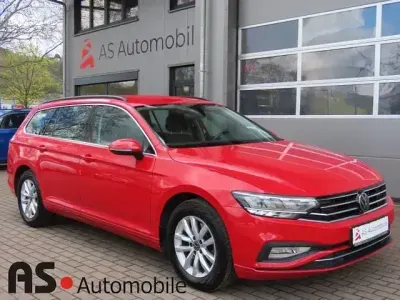 Gebraucht VW Passat Business 122 PS (89 kW) 2022 Tornadorot Kombi