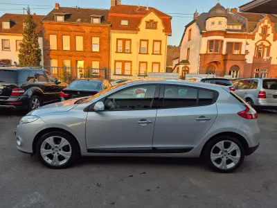 Gebraucht Renault Mégane Dynamique 131 PS (96 kW) 2009 Grau Limousine