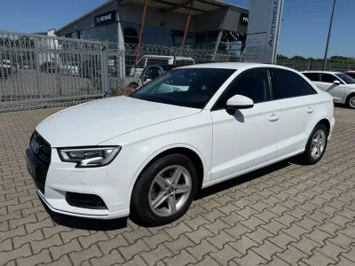 Gebraucht Audi A3 Basis 116 PS (85 kW) 2017 Weiß Limousine