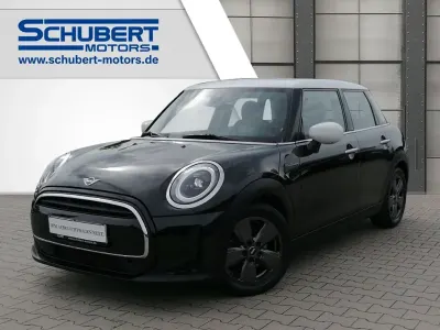 Gebraucht Mini Cooper Classic 136 PS (100 kW) 2022 Schwarz Kleinwagen