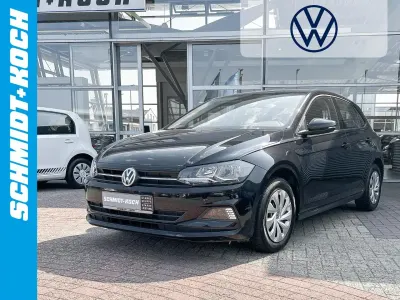 Gebraucht VW Polo Comfortline 75 PS (55 kW) 2018 Deep black perleffekt (schwarz) Kleinwagen