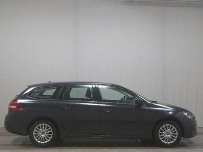 Gebraucht Peugeot 308 Access 131 PS (96 kW) 2016 Grau hurricane Kombi