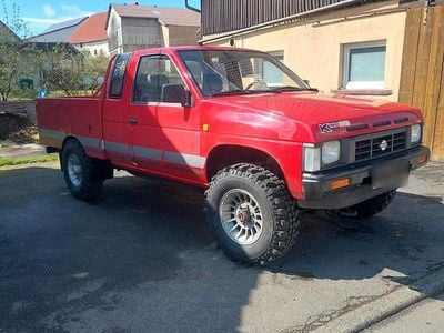 Used Nissan King 80 HP (58 kW) 1990 Pickup truck