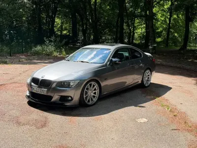 Gebraucht BMW 335 Performance 306 PS (225 kW) 2011 Grau Coupé