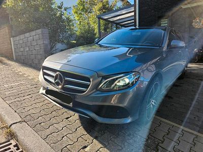 Grau Gebraucht 2019 Mercedes E220 Avantgarde Limousine | 22.700 € (Fairer Preis)