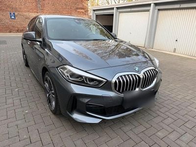Gebraucht BMW 120 M Sport 190 PS (139 kW) 2020 Grau Kleinwagen