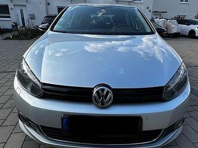 Gebraucht VW Golf VII Match 105 PS (77 kW) 2012 Silber Limousine