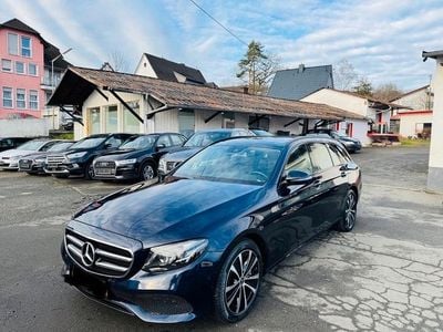 Gebraucht Mercedes E300 306 PS (225 kW) 2019 Blau Kombi