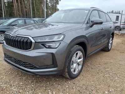 Neu Skoda Kodiaq Selection 150 PS (110 kW) 2025 Grau SUV