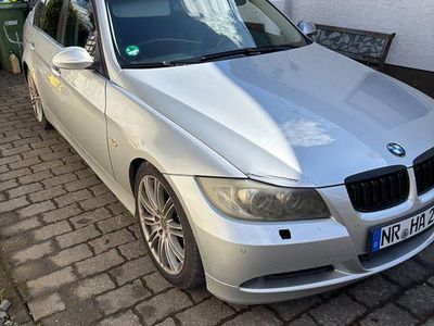 Gebraucht BMW 320 163 PS (119 kW) 2005 Silber Limousine