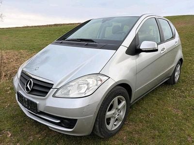 Gebraucht Mercedes B180 109 PS (80 kW) 2010 Silber Van / Kleinbus