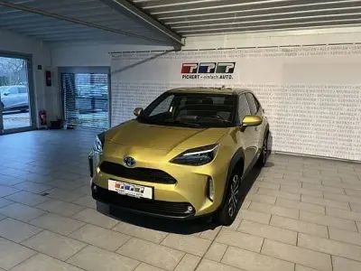 Gebraucht Toyota Yaris Connect Style 116 PS (85 kW) 2021 Warm gold metallic Kleinwagen