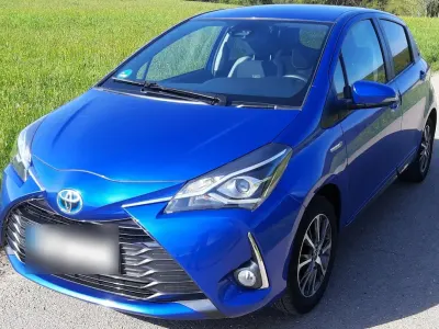 Brugt Toyota Yaris Hybrid Club 101 HK (74 kW) 2019 Blå Hatchback