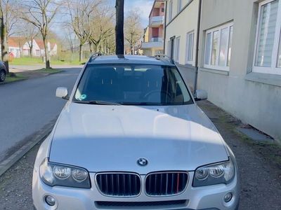 gebraucht BMW X3 steht zum Verkauf