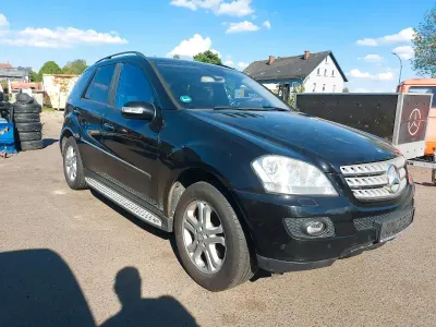Gebraucht Mercedes ML320 224 PS (164 kW) 2006 Schwarz SUV