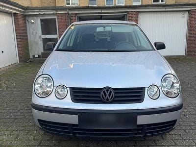 Gebraucht VW Polo 64 PS (47 kW) 2004 Silber Kleinwagen