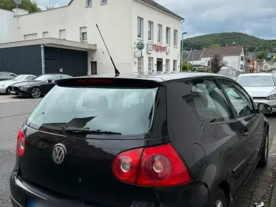 Gebraucht VW Golf V 102 PS (75 kW) 2006 Schwarz Kleinwagen
