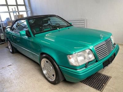 Grün Gebraucht 1996 Mercedes E320 AMG Cabrio | 33.298 €