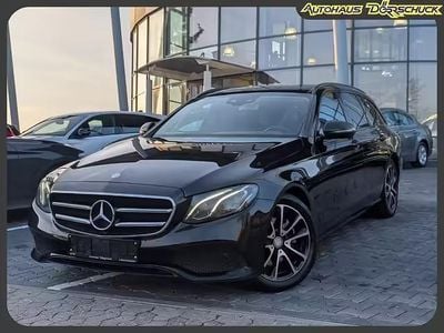 Schwarz (obsidianschwarz) Gebraucht 2017 Mercedes E220 Avantgarde Kombi | 21.990 € (Fairer Preis)