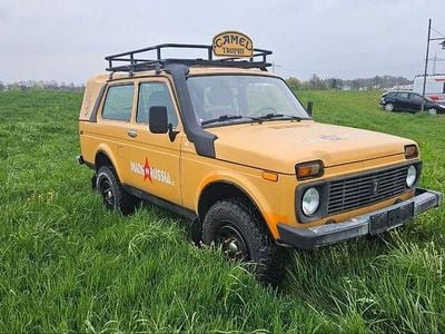 Second-hand Lada niva 82 CP (60 kW) 2007 Galben SUV