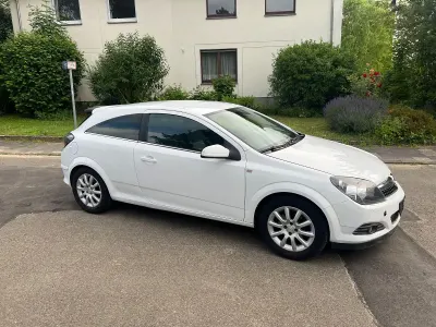 Gebraucht Opel Astra GTC 116 PS (85 kW) 2008 Weiß Limousine