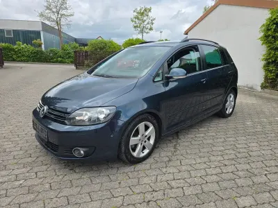 Gebraucht VW Golf VI Team 105 PS (77 kW) 2011 Blau Kleinwagen