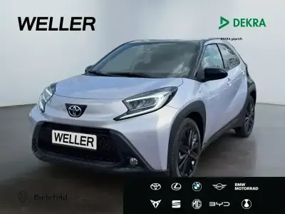 Neu Toyota Aygo 72 PS (52 kW) 2025 Light purple silver / black (silber) Kleinwagen