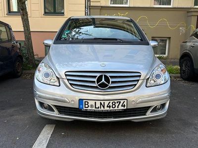Mercedes B200