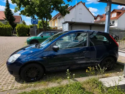 Gebraucht Ford Fiesta 60 PS (44 kW) 2002 Blau Kleinwagen