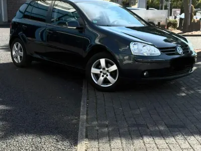 Gebraucht VW Golf V 80 PS (58 kW) 2008 Blau Kleinwagen
