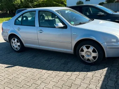 Second-hand VW Bora 101 CP (74 kW) 2000 Argintiu Berlinǎ
