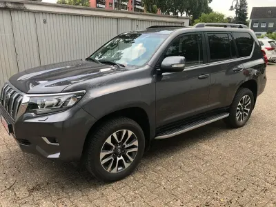 Gebraucht Toyota Land Cruiser Executive 204 PS (150 kW) 2024 Grau SUV