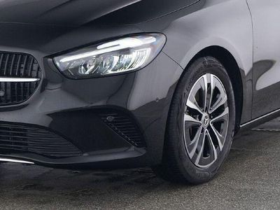 Nachtschwarz Gebraucht 2024 Mercedes B200 Van / Kleinbus | 30.290 € (Fairer Preis)