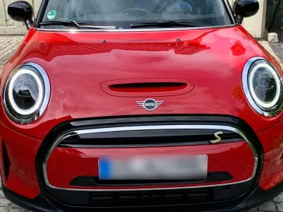 Gebraucht Mini Cooper 75 kW (102 PS) 2022 Rot Kleinwagen