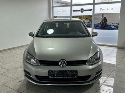 gebraucht VW Golf VII BMT 1.2 TSI AHK-klappbar Sperrdiff. Mehrzonenklima Alarm PDCv+h