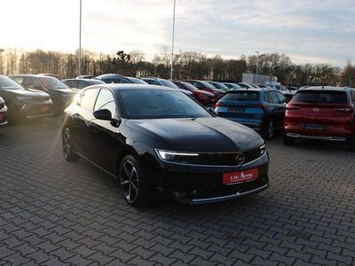 Schwarz Gebraucht 2022 Opel Astra Edition Limousine | 21.930 € (Fairer Preis)