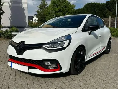 Gebraucht Renault Clio IV Trophy 220 PS (161 kW) 2017 Weiß Limousine