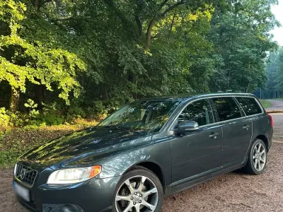 Gebraucht Volvo V70 163 PS (119 kW) 2012 Grau Kombi