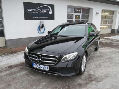 Obsidianschwarz metalliclack Gebraucht 2019 Mercedes E220 Avantgarde Kombi | 26.990 € (Guter Preis)