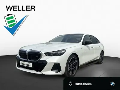 Gebraucht BMW i5 Shadowline 442 kW (601 PS) 2025 Mineralweiß (weiß) Limousine